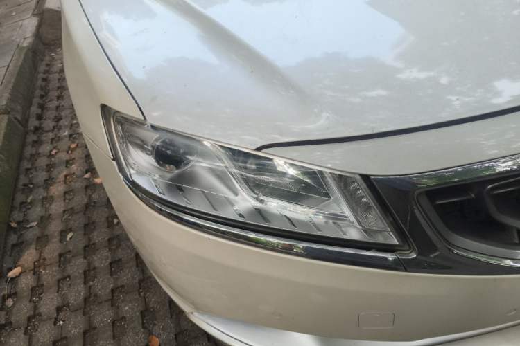 Used Geely Auto Emgrand GT 2015 1.8T Flagship Model Right Front Headlight