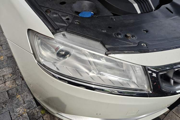 Used Geely Auto Emgrand GT 2015 1.8T Flagship Model Right Front Headlight