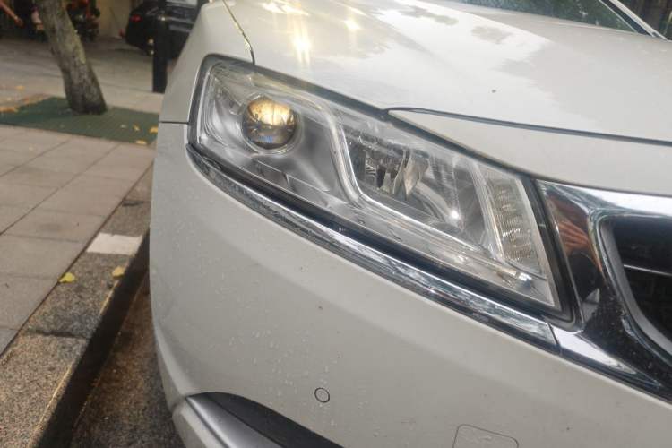 Used Geely Auto Emgrand GT 2015 1.8T Premium Model Right Front Headlight