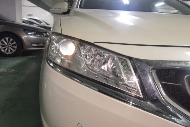 Used Geely Auto Emgrand GT 2015 2.4L Comfort Model Right Front Headlight