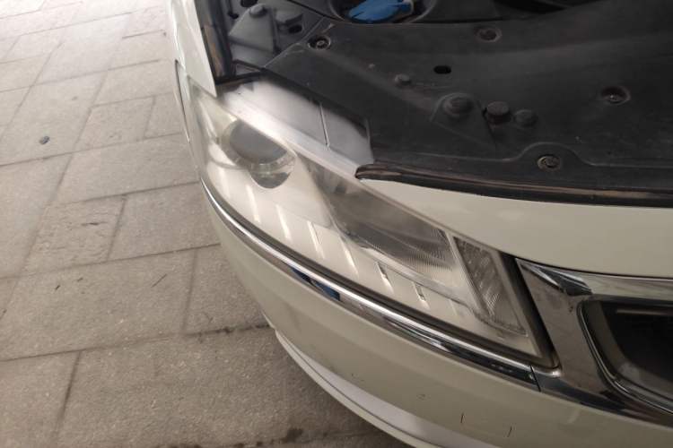 Used Geely Auto Emgrand GT 2015 1.8T Comfort Model Right Front Headlight