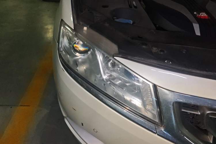 Used Geely Auto Emgrand GT 2015 1.8T Flagship Model Right Front Headlight