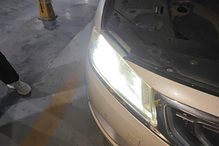 Used Geely Auto Emgrand GT 2015 1.8T Premium Model Right Front Headlight