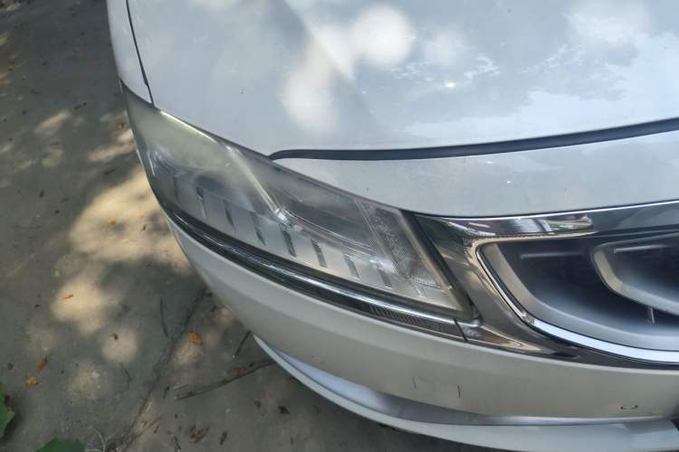 Used Geely Auto Emgrand GT 2015 1.8T Flagship Model Right Front Headlight