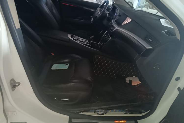 Used Geely Auto Emgrand GT 2015 1.8T Premium Model Right Front Seat