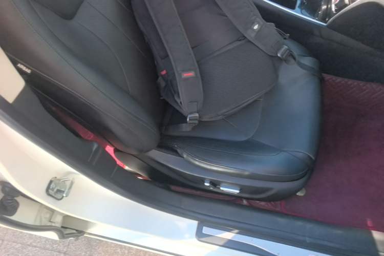 Used Geely Auto Emgrand GT 2015 1.8T Flagship Model Right Front Seat