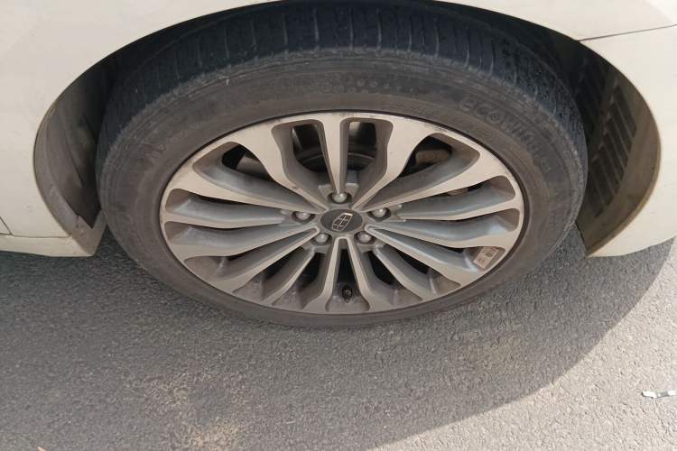 Used Geely Auto Emgrand GT 2015 1.8T Premium Model Right Front Wheel Hub