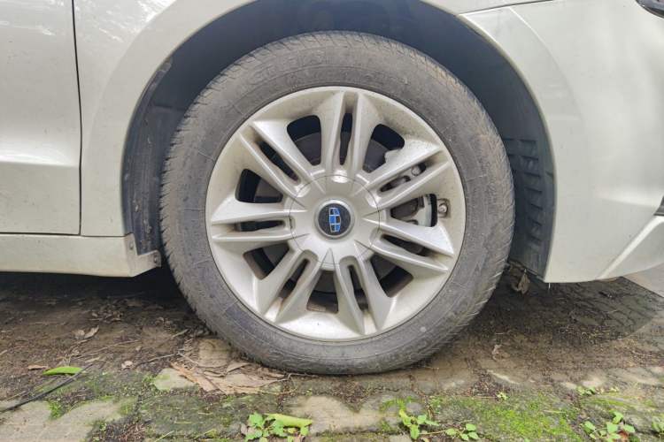 Used Geely Auto Emgrand GT 2015 1.8T Comfort Model Right Front Wheel Hub