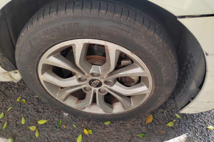 Used Geely Auto Emgrand GT 2015 2.4L Standard Edition Right Front Wheel Hub