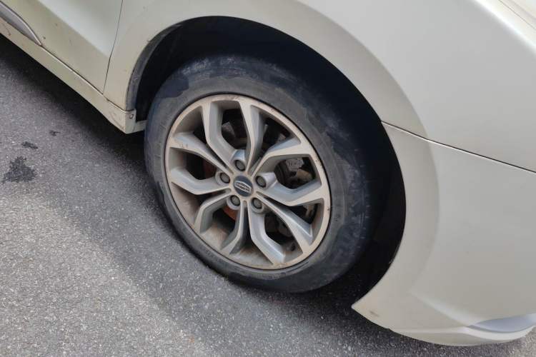 Used Geely Auto Emgrand GT 2015 2.4L Standard Edition Right Front Wheel Hub