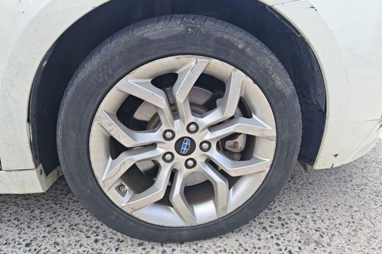 Used Geely Auto Emgrand GT 2015 1.8T Premium Model Right Front Wheel Hub