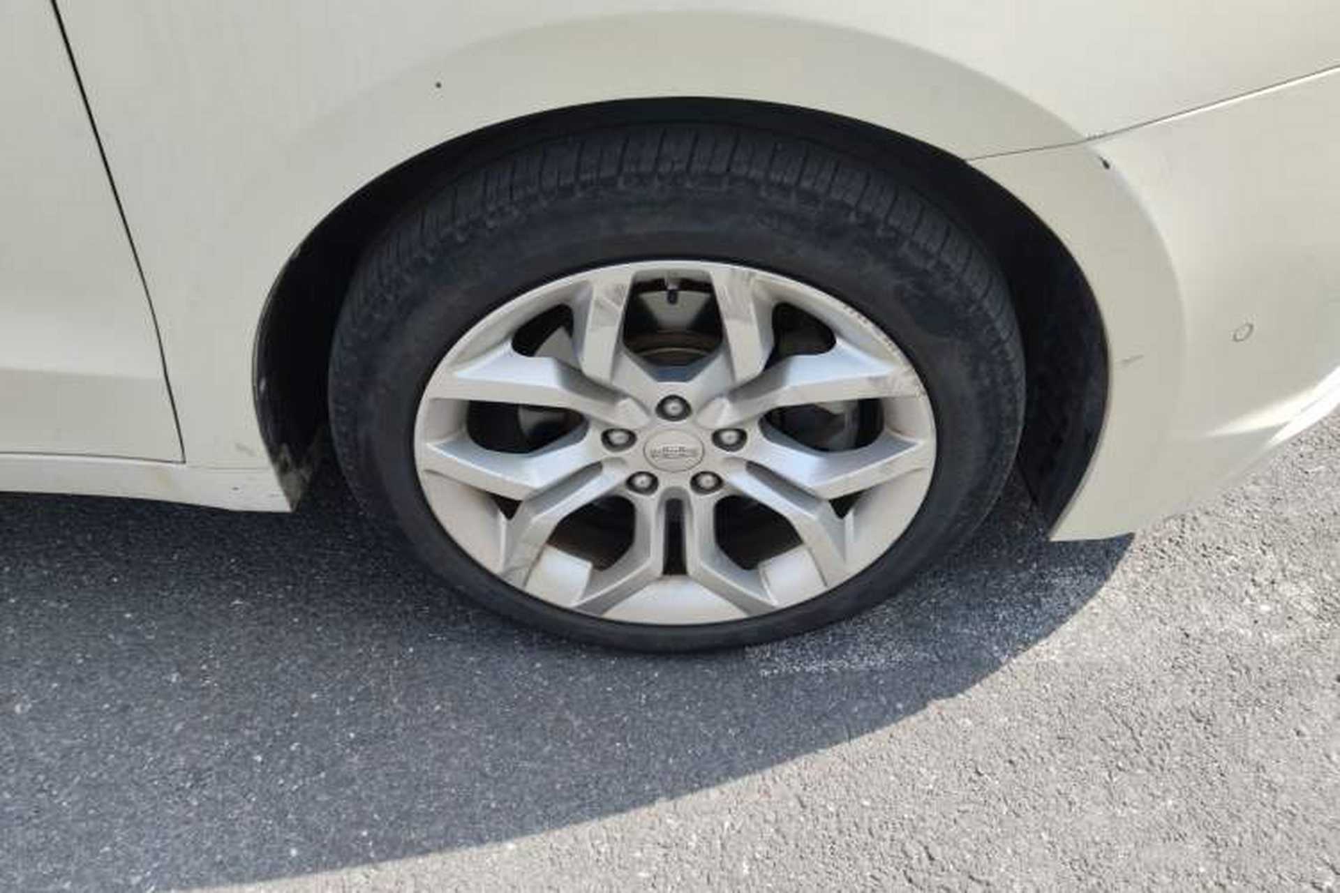 Used Geely Auto Emgrand GT 2015 1.8T Flagship Model Right Front Wheel Hub