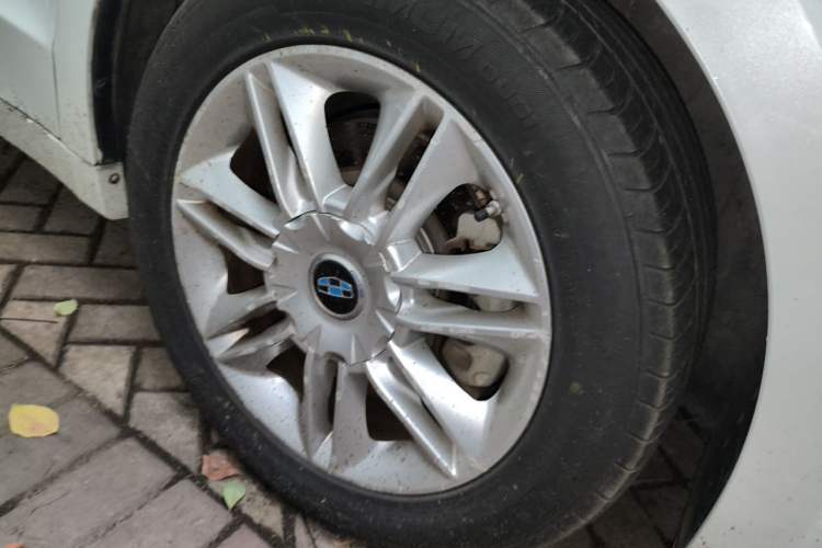Used Geely Auto Emgrand GT 2015 2.4L Comfort Model Right Front Wheel Hub