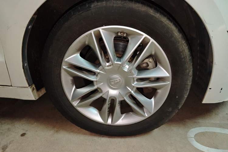 Used Geely Auto Emgrand GT 2015 2.4L Comfort Model Right Front Wheel Hub