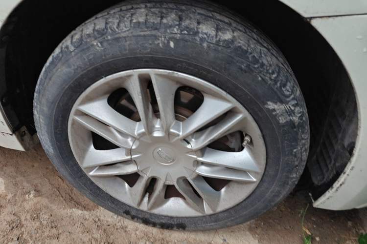 Used Geely Auto Emgrand GT 2015 2.4L Luxury Model Right Front Wheel Hub