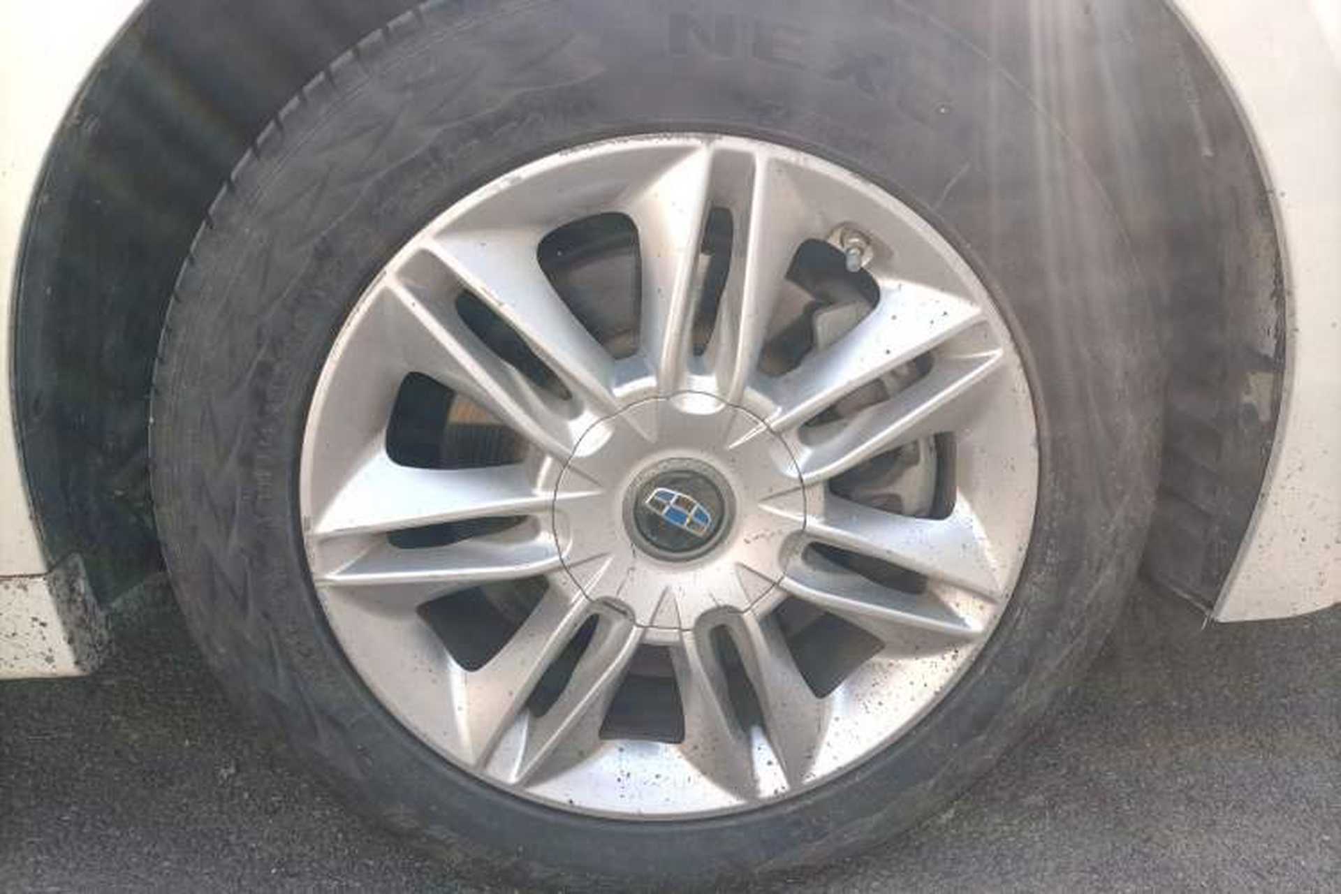 Used Geely Auto Emgrand GT 2015 2.4L Comfort Model Right Front Wheel Hub