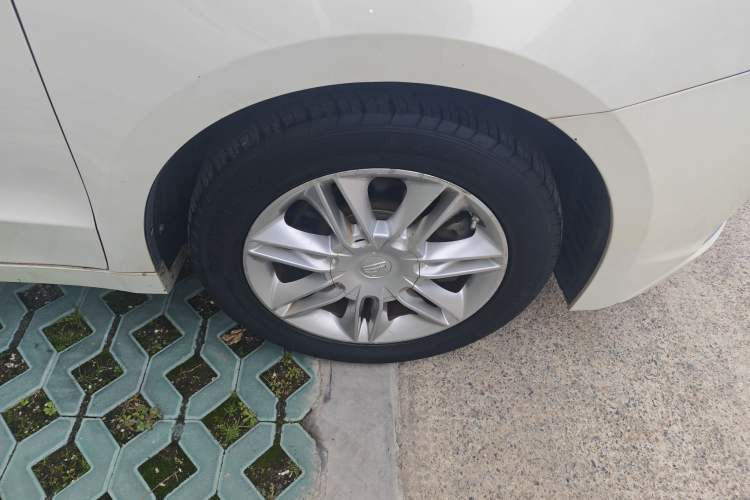 Used Geely Auto Emgrand GT 2015 2.4L Comfort Model Right Front Wheel Hub