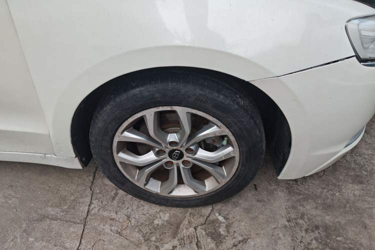Used Geely Auto Emgrand GT 2015 1.8T Comfort Model Right Front Wheel Hub
