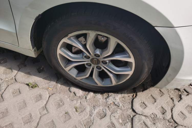 Used Geely Auto Emgrand GT 2015 2.4L Comfort Model Right Front Wheel Hub