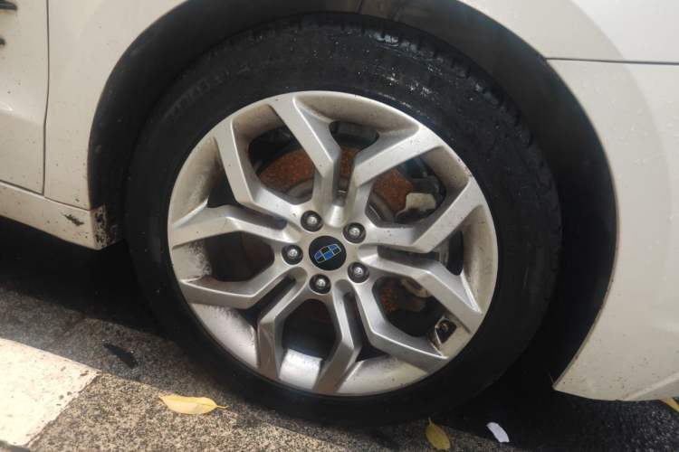 Used Geely Auto Emgrand GT 2015 1.8T Premium Model Right Front Wheel Hub