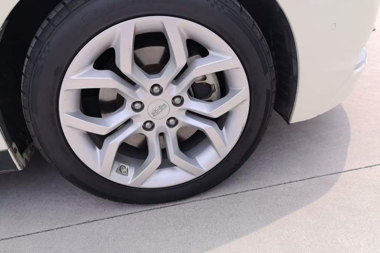 Used Geely Auto Emgrand GT 2015 3.5L Flagship Edition Right Front Wheel Hub
