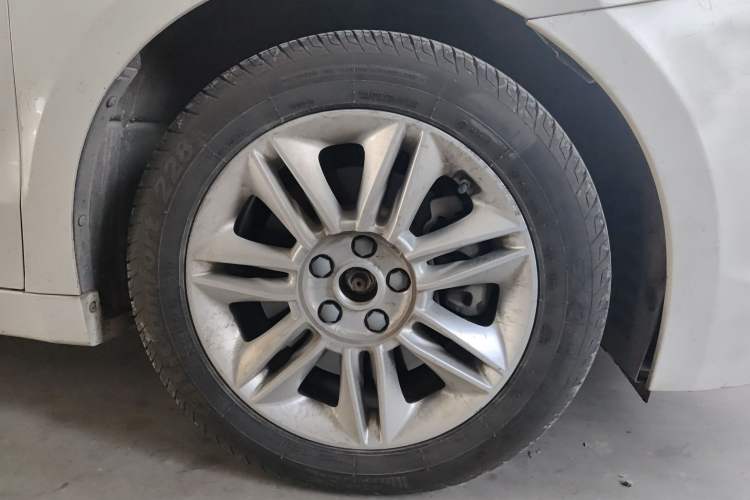 Used Geely Auto Emgrand GT 2015 2.4L Comfort Model Right Front Wheel Hub