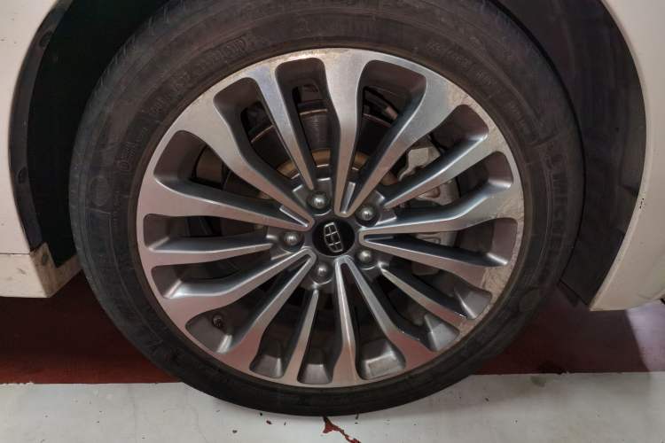 Used Geely Auto Emgrand GT 2015 1.8T Premium Model Right Front Wheel Hub
