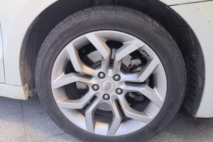 Used Geely Auto Emgrand GT 2015 1.8T Premium Model Right Front Wheel Hub