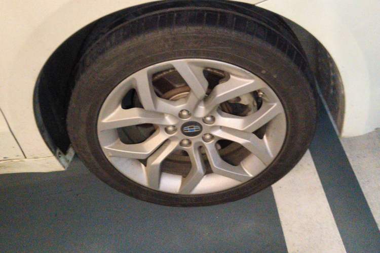 Used Geely Auto Emgrand GT 2015 1.8T Premium Model Right Front Wheel Hub