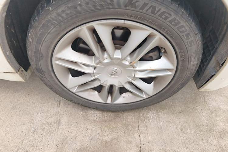 Used Geely Auto Emgrand GT 2015 2.4L Comfort Model Right Front Wheel Hub