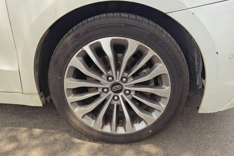 Used Geely Auto Emgrand GT 2015 1.8T Flagship Model Right Front Wheel Hub