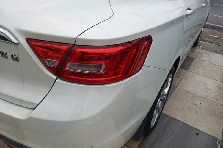 Used Geely Auto Emgrand GT 2015 1.8T Flagship Model Right Rear Taillight