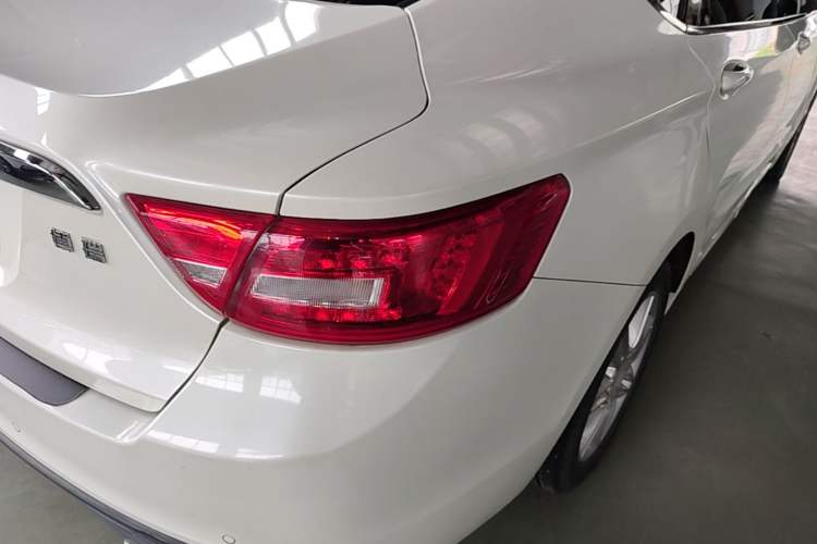 Used Geely Auto Emgrand GT 2015 2.4L Luxury Model Right Rear Taillight