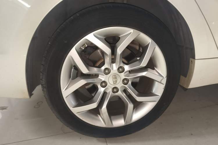 Used Geely Auto Emgrand GT 2015 1.8T Premium Model Right Rear Wheel Hub