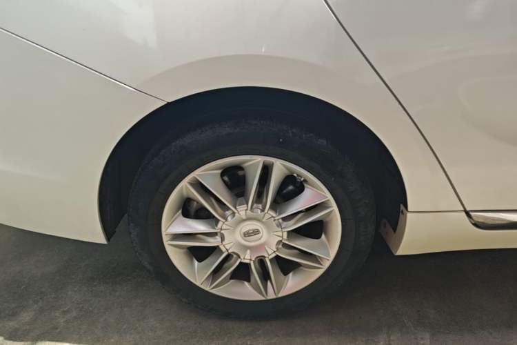 Used Geely Auto Emgrand GT 2015 2.4L Comfort Model Right Rear Wheel Hub