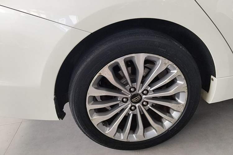 Used Geely Auto Emgrand GT 2015 1.8T Flagship Model Right Rear Wheel Hub
