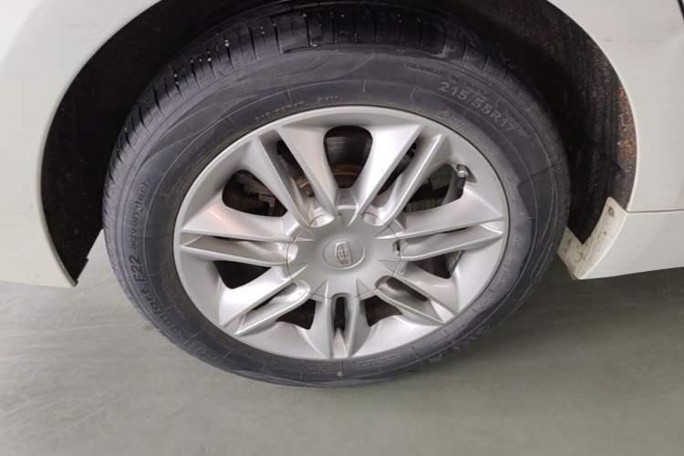 Used Geely Auto Emgrand GT 2015 2.4L Luxury Model Right Rear Wheel Hub