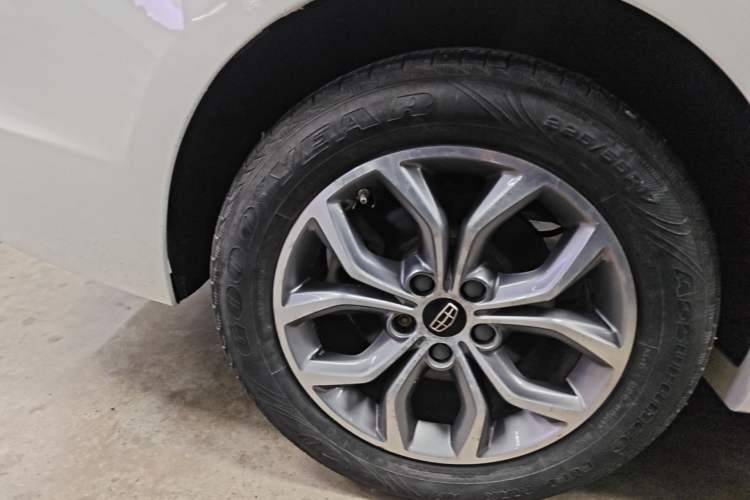 Used Geely Auto Emgrand GT 2015 1.8T Premium Model Right Rear Wheel Hub