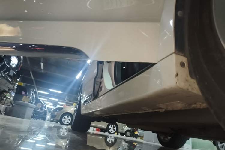 Used Geely Auto Emgrand GT 2015 1.8T Premium Model Right Side Sill
