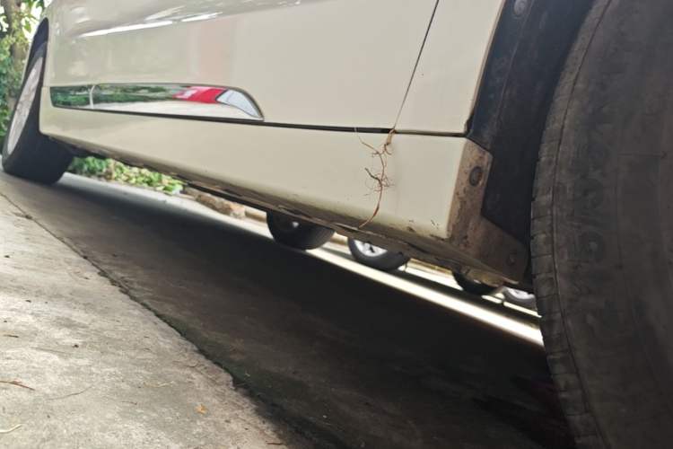 Used Geely Auto Emgrand GT 2015 2.4L Comfort Model Right Side Sill