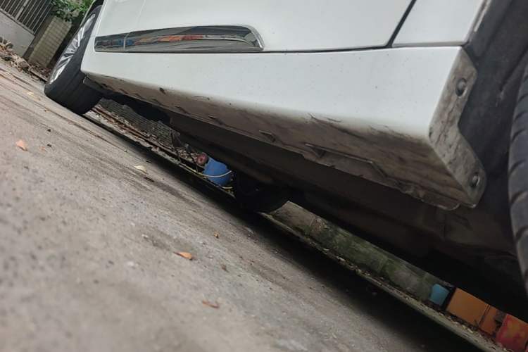 Used Geely Auto Emgrand GT 2015 1.8T Premium Model Right Side Sill