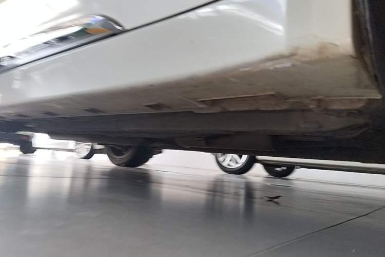 Used Geely Auto Emgrand GT 2015 1.8T Flagship Model Right Side Sill