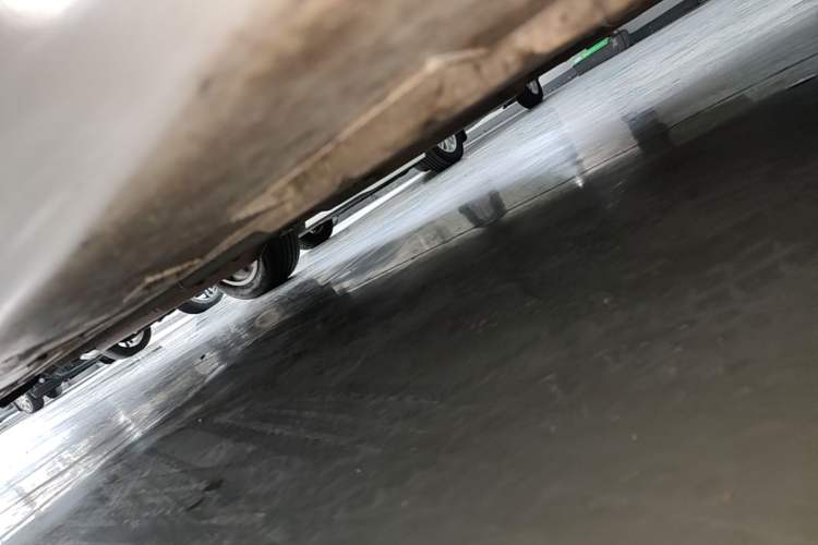 Used Geely Auto Emgrand GT 2015 2.4L Luxury Model Right Side Sill
