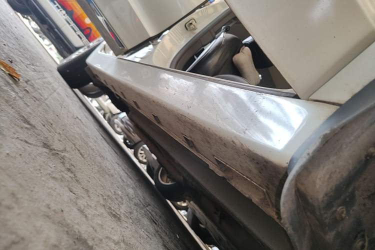 Used Geely Auto Emgrand GT 2015 1.8T Premium Model Right Side Sill