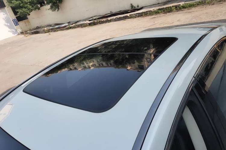 Used Geely Auto Emgrand GT 2015 1.8T Flagship Model Roof
