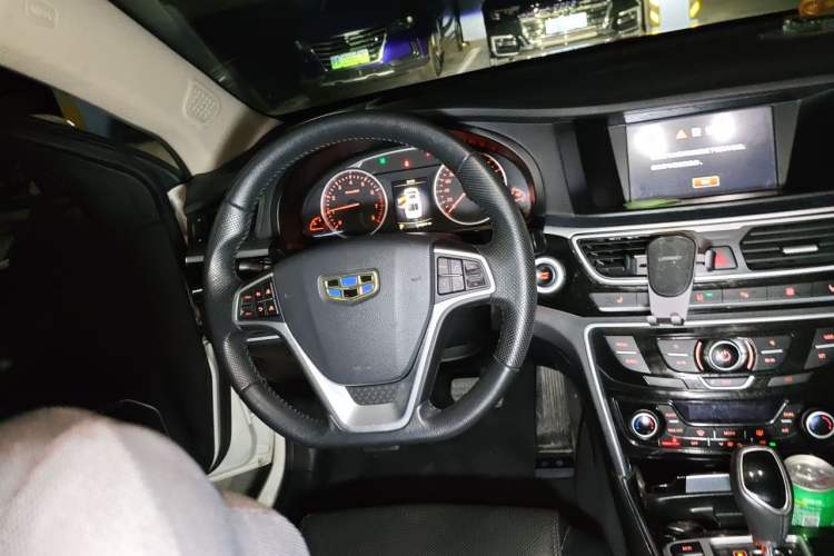 Used Geely Auto Emgrand GT 2015 1.8T Flagship Model Steering Wheel