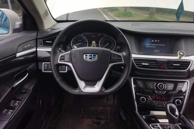 Used Geely Auto Emgrand GT 2015 1.8T Flagship Model Steering Wheel
