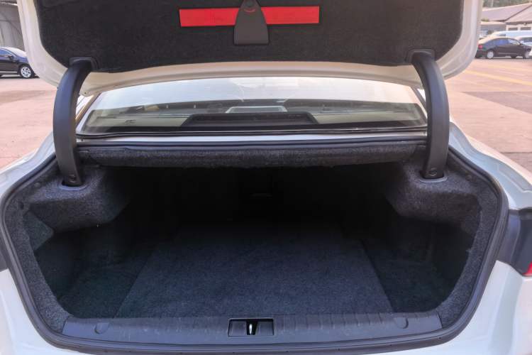 Used Geely Auto Emgrand GT 2015 1.8T Flagship Model Trunk