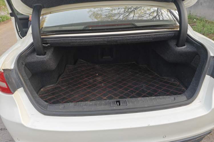 Used Geely Auto Emgrand GT 2015 1.8T Flagship Model Trunk