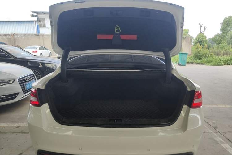 Used Geely Auto Emgrand GT 2015 1.8T Flagship Model Trunk